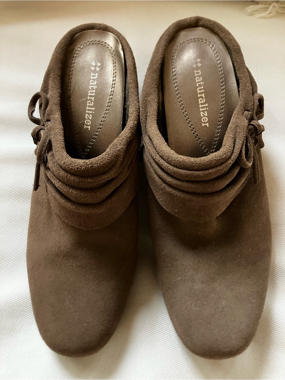 Naturalizer Brown Suede Slip-On Mules with Bow/Knot Detail